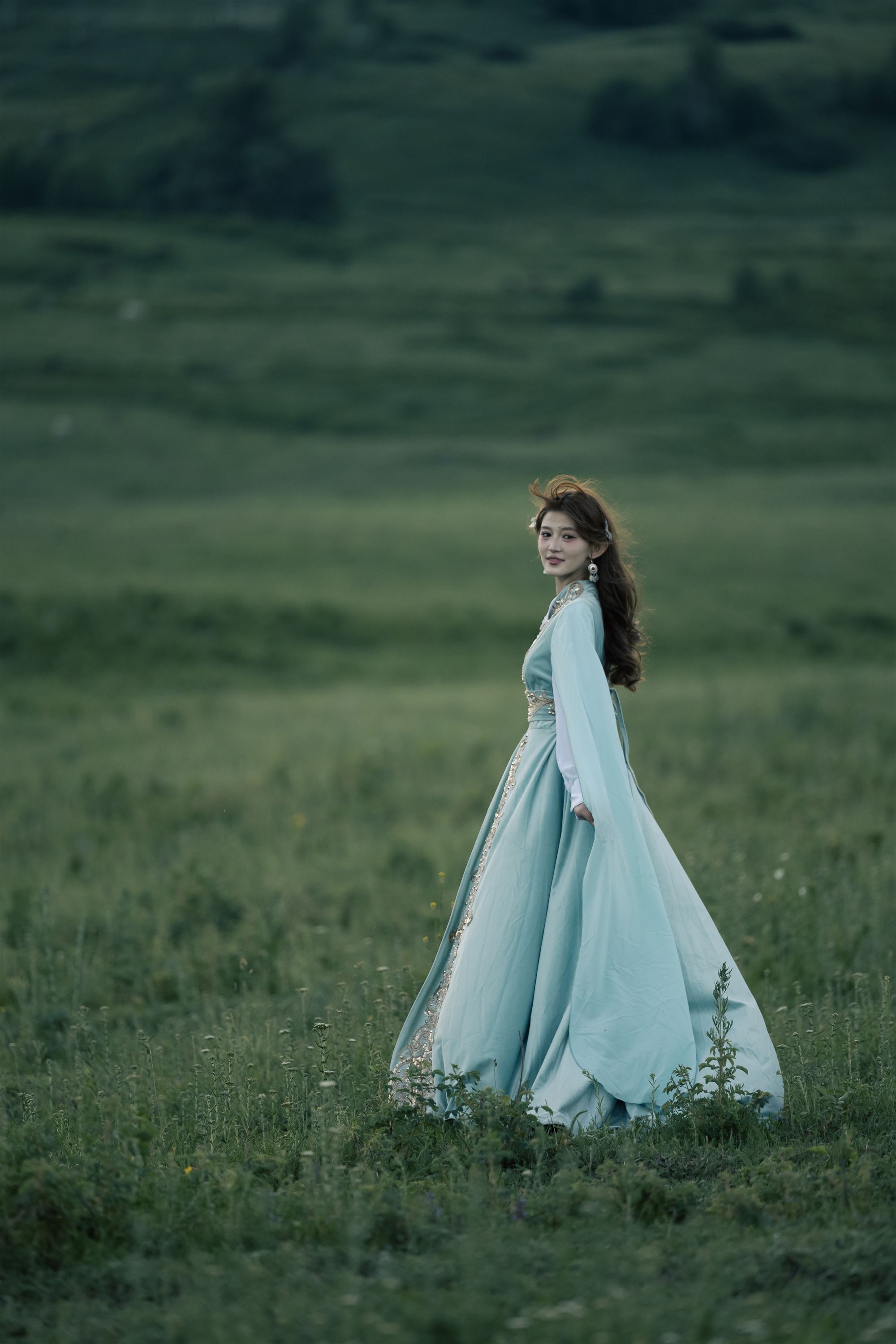 作品《民族风光》