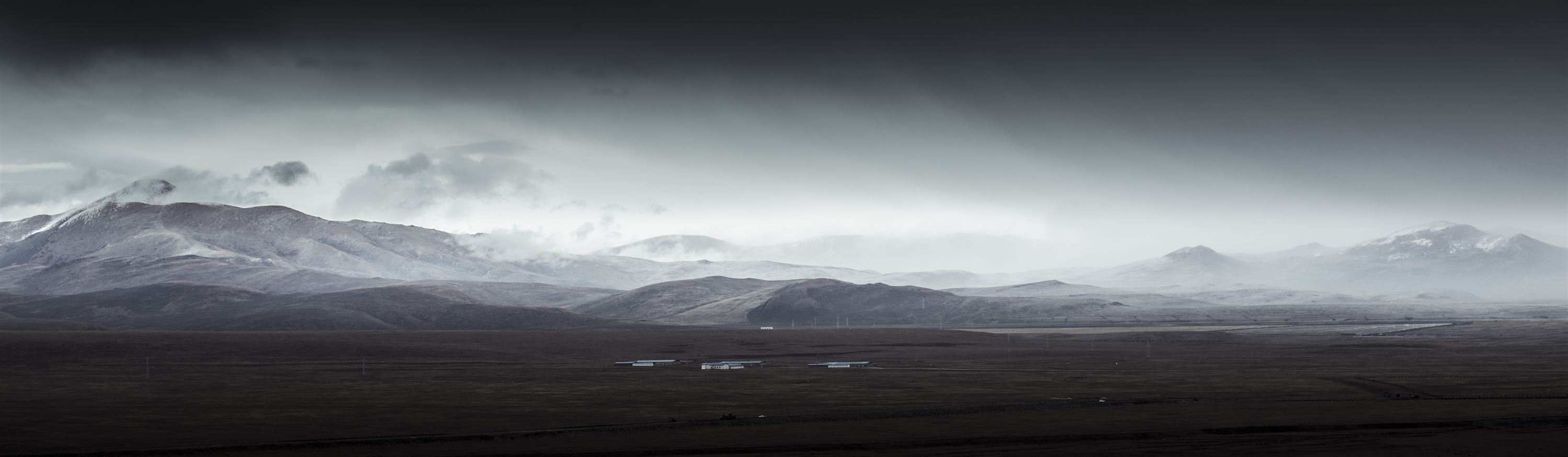 作品《色达冬》